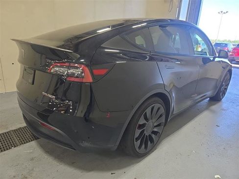 Used 2023 Tesla Model Y Performance AWD/4WD image 11