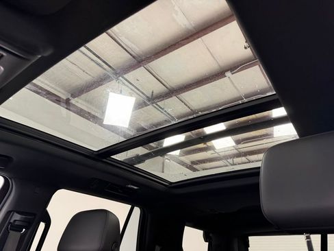 Used 2021 Chevrolet Tahoe Z71 w/ Z71 Off-Road Package image 26