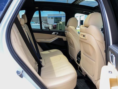 Used 2022 BMW X5 xDrive45e w/ Executive Package AWD/4WD image 11