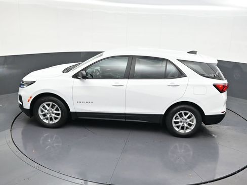 Used 2022 Chevrolet Equinox LS FWD image 16