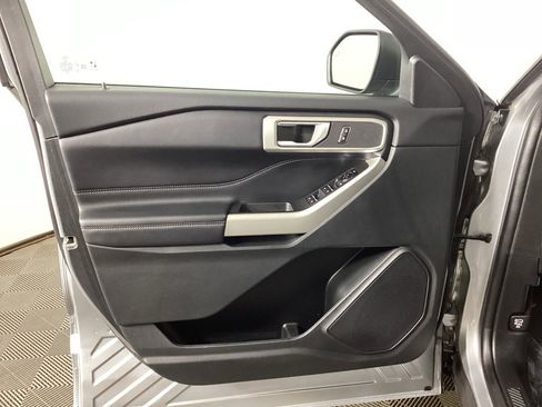 Used 2023 Ford Explorer XLT w/ Equipment Group 202A image 18