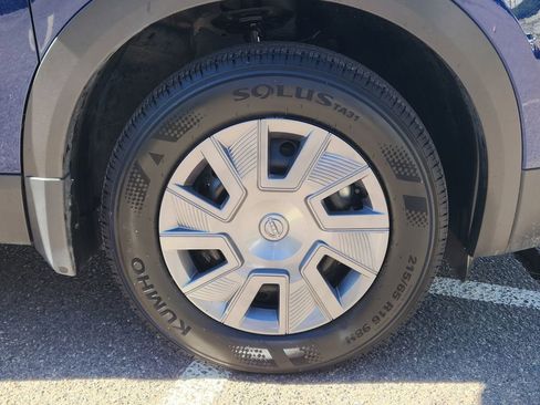 Certified 2025 Nissan Kicks S image 15