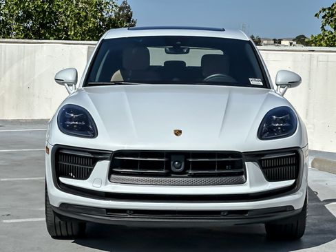 Used 2023 Porsche Macan S AWD/4WD image 11
