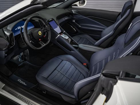 Used 2026 Ferrari Roma Spider RWD image 31