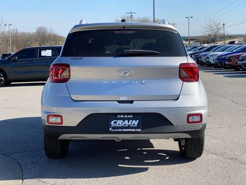 New 2026 Hyundai Venue SEL FWD image 6