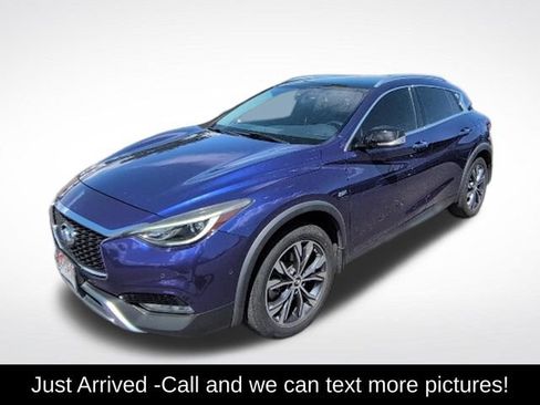 Used 2017 INFINITI QX30 Premium w/ Navigation Package AWD/4WD image 1