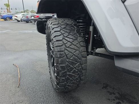 Used 2021 Jeep Wrangler Unlimited Sahara image 40