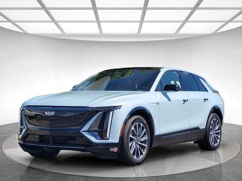 Certified 2024 Cadillac Lyriq Sport AWD/4WD image 8