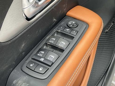 New 2026 Chrysler Pacifica Pinnacle image 23