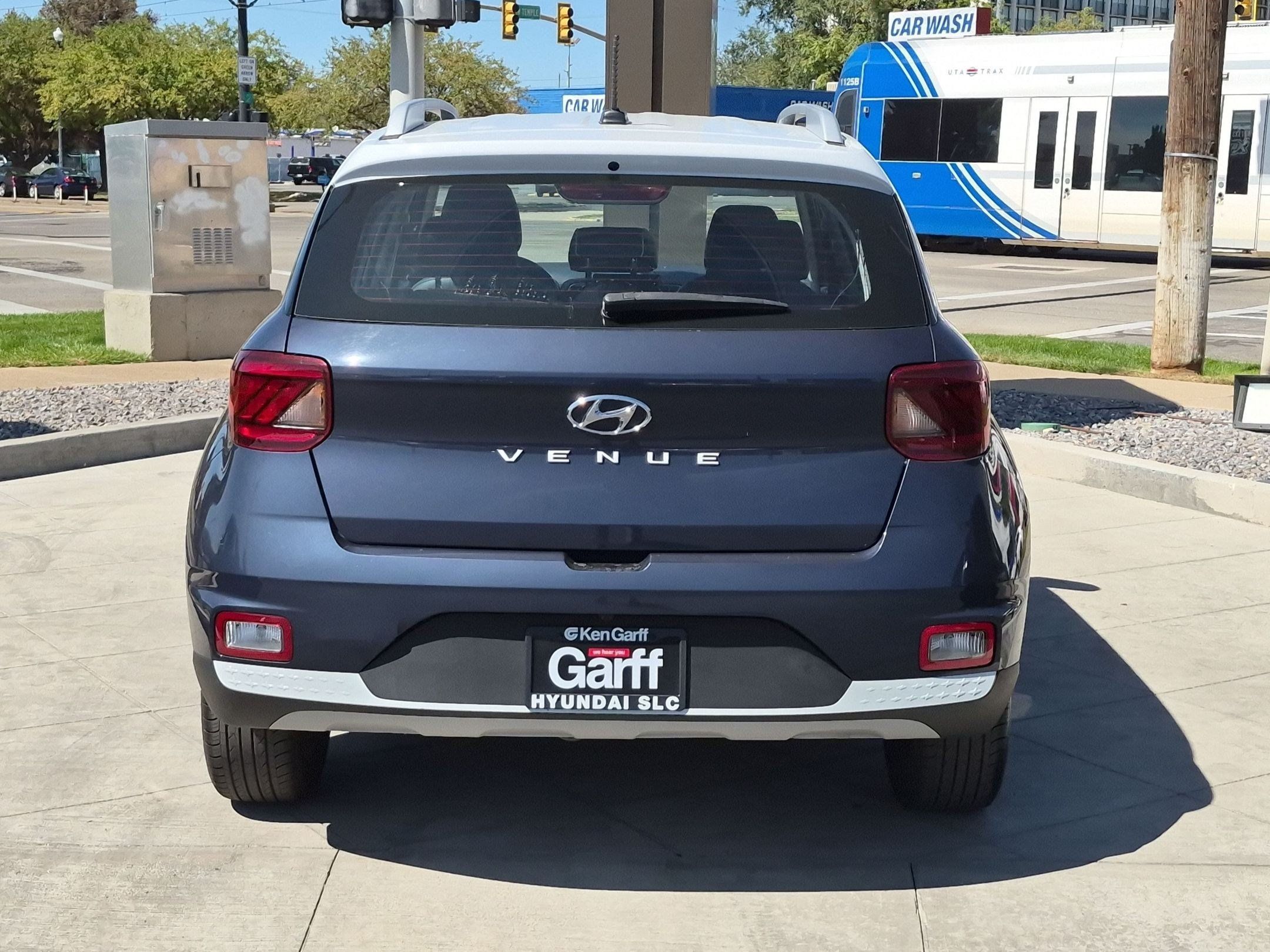 Certified 2023 Hyundai Venue Limited w/ Cargo Package FWD image 5
