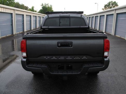 Used 2016 Toyota Tacoma TRD Off-Road w/ Premium & Technology Package AWD/4WD image 6