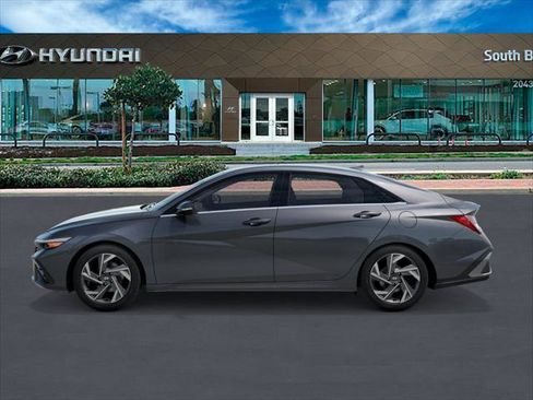 New 2026 Hyundai Elantra Limited image 3