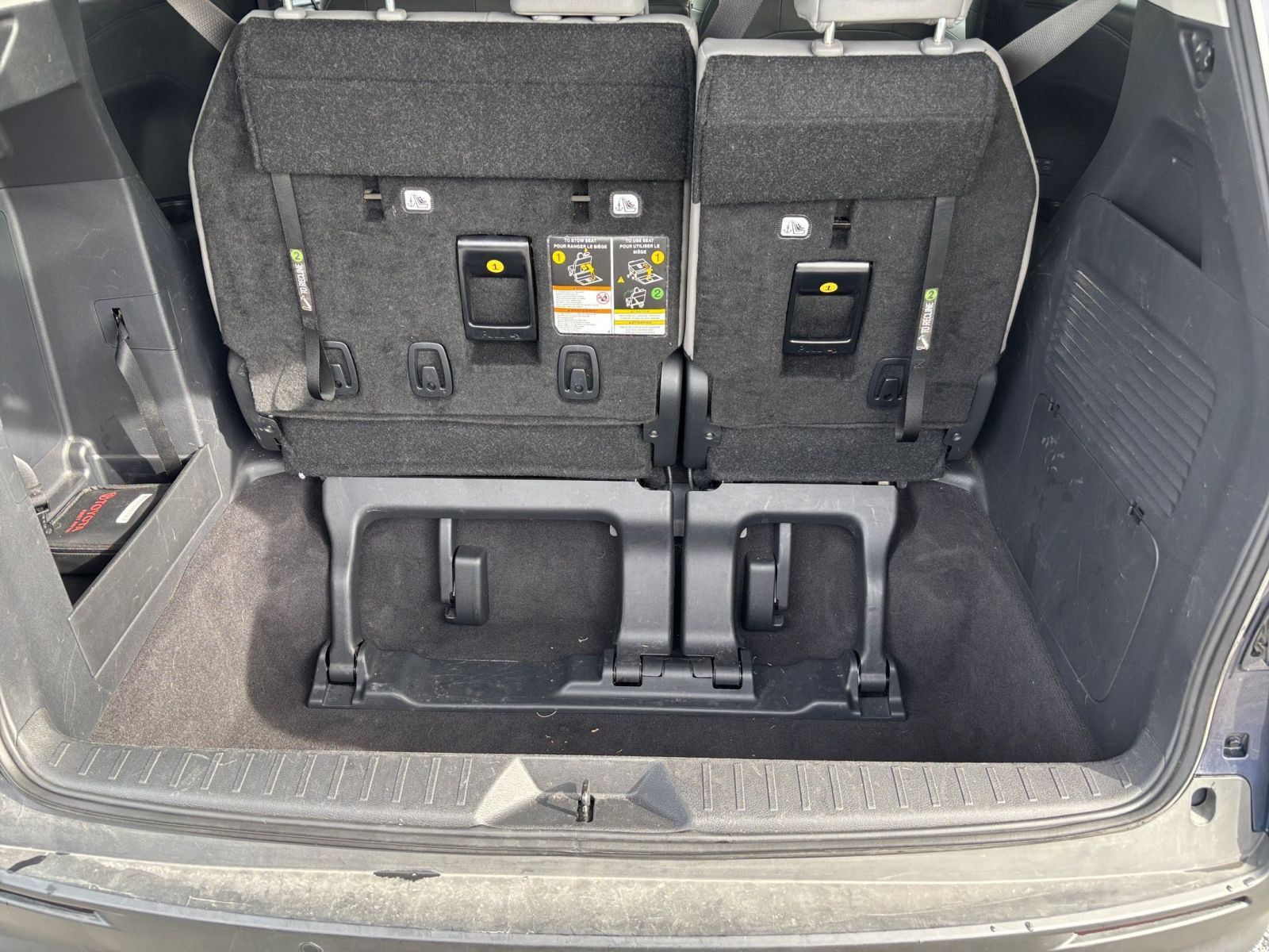 Used 2025 Toyota Sienna XLE FWD image 33