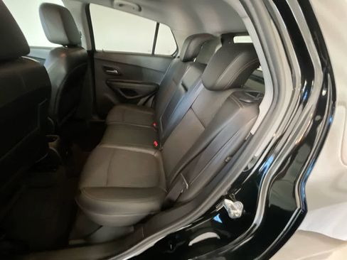 Used 2019 Chevrolet Trax LT w/ LT Convenience Package image 22