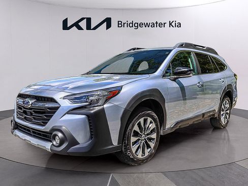 Used 2024 Subaru Outback Limited AWD/4WD image 3
