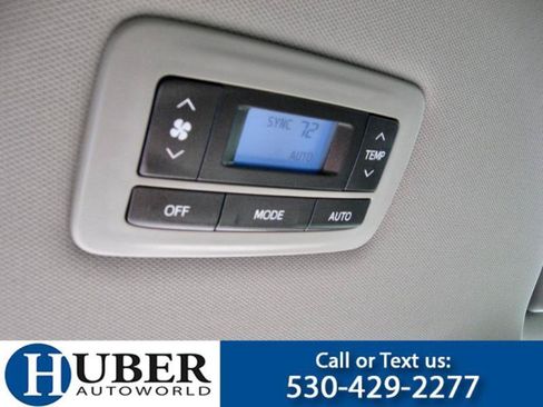 Used 2017 Toyota Sienna XLE Premium FWD image 11