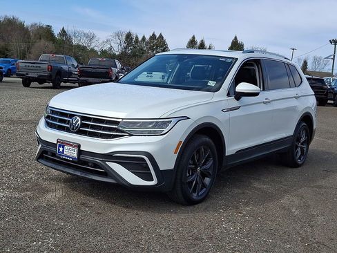 Used 2023 Volkswagen Tiguan SE AWD/4WD image 5