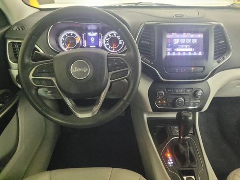 Used 2021 Jeep Cherokee Latitude Plus FWD image 22