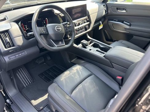 New 2026 Nissan Pathfinder SL FWD image 15