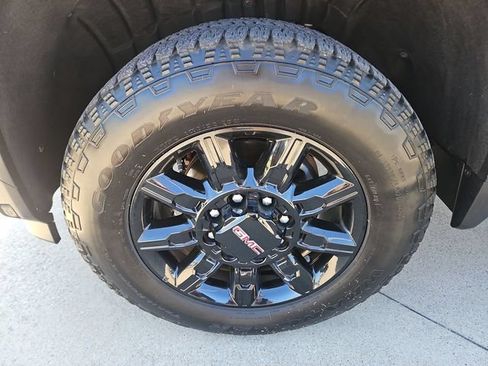 Used 2025 GMC Sierra 2500 AT4 AWD/4WD image 31