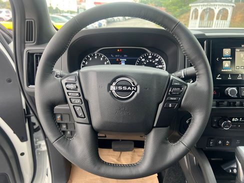 New 2026 Nissan Frontier SV w/ SV Convenience Package AWD/4WD image 15