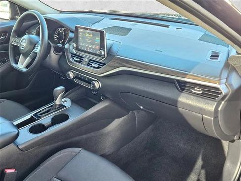 Used 2025 Nissan Altima 2.5 SV image 20