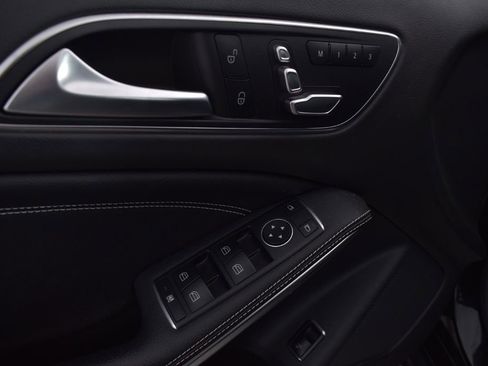 Used 2018 Mercedes-Benz GLA 250 4MATIC image 12