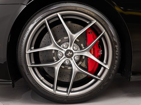 Certified 2014 Ferrari F12 Berlinetta RWD image 13