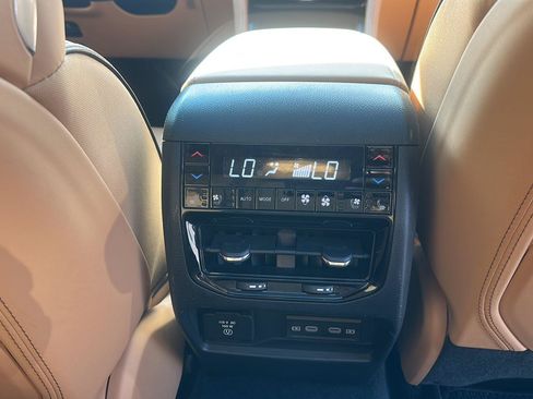Used 2026 Jeep Grand Cherokee Summit w/ Obsidian Package AWD/4WD image 14