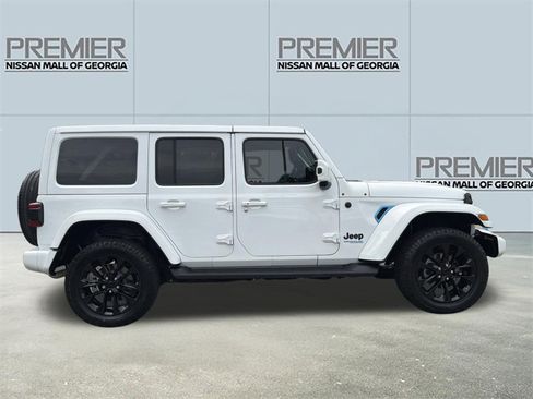 Used 2021 Jeep Wrangler Unlimited Sahara AWD/4WD image 34