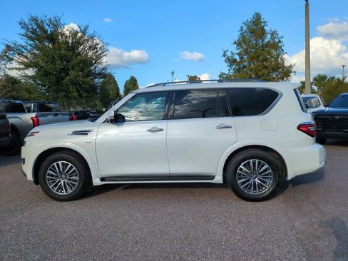 Used 2022 Nissan Armada SL w/ Captain's Chairs Package image 3