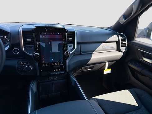 New 2026 RAM 1500 4x4 Crew Cab image 25