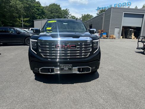 Used 2024 GMC Sierra 1500 Denali w/ Denali Reserve Package AWD/4WD image 2
