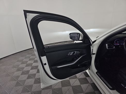 Used 2021 BMW 330i Sedan w/ Driving Assistance Package RWD image 13