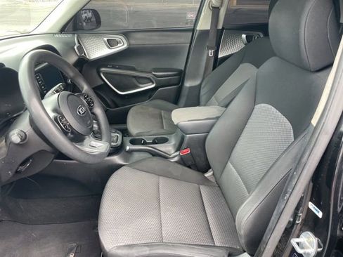 Used 2020 Kia Soul LX image 9