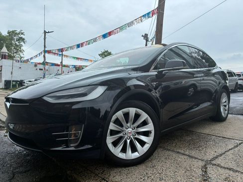 Used 2018 Tesla Model X 75D AWD/4WD image 1