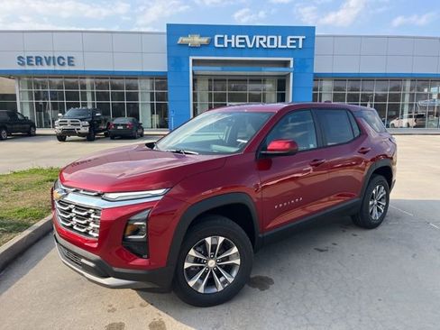 New 2026 Chevrolet Equinox LT image 2