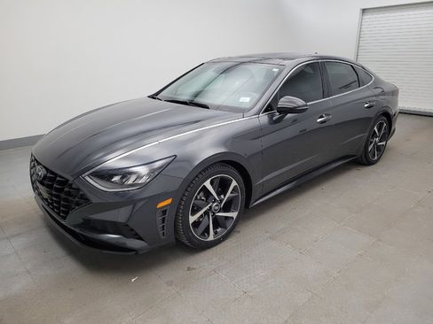 Used 2023 Hyundai Sonata SEL Plus FWD image 2