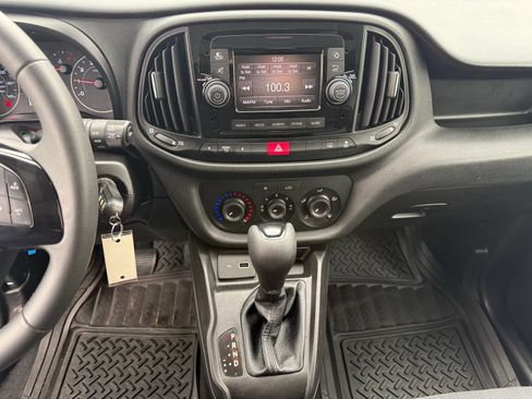 Used 2021 RAM ProMaster City Tradesman SLT w/ Window Group 05 FWD image 9