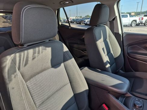 Used 2024 GMC Terrain SLE w/ Driver Convenience Package FWD image 27