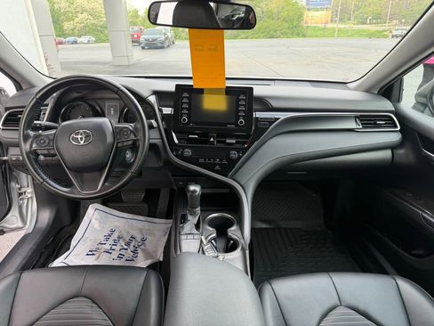Used 2022 Toyota Camry SE FWD image 12