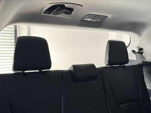 Certified 2024 Toyota Highlander XLE image 17