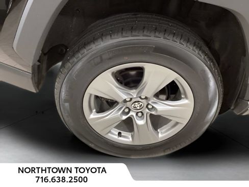 Used 2025 Toyota RAV4 XLE AWD/4WD image 14