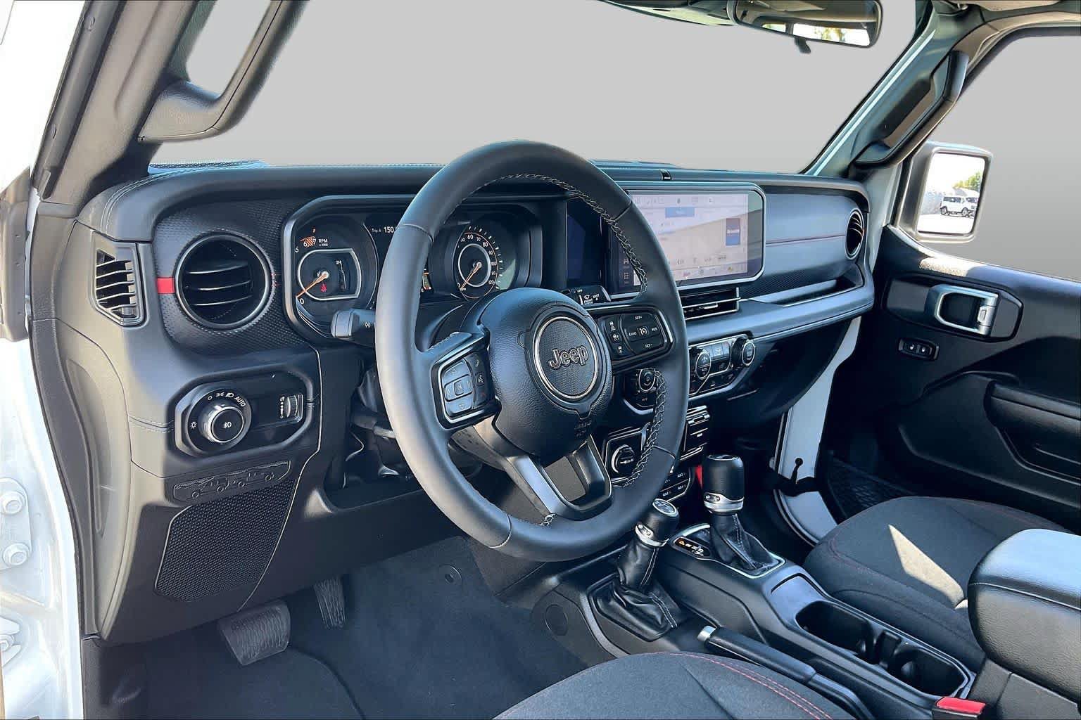 Used 2026 Jeep Wrangler Unlimited Rubicon AWD/4WD image 16