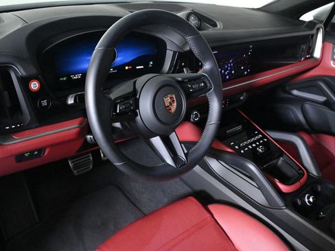 Certified 2026 Porsche Cayenne S image 4