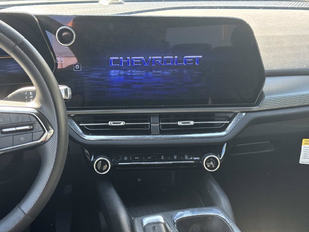 Used 2026 Chevrolet Equinox EV LT FWD image 11