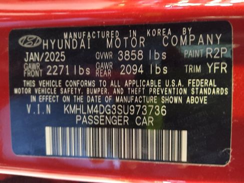 Used 2025 Hyundai Elantra Sport FWD image 33