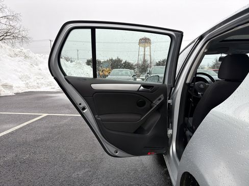 Used 2011 Volkswagen Golf TDI image 27