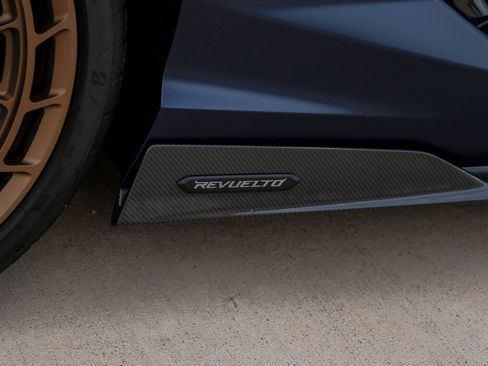 Used 2025 Lamborghini Revuelto image 51