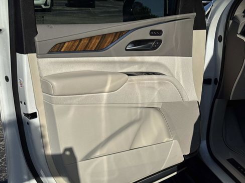 Certified 2024 Cadillac Escalade Sport Platinum w/ LPO, ONYX Package AWD/4WD image 18